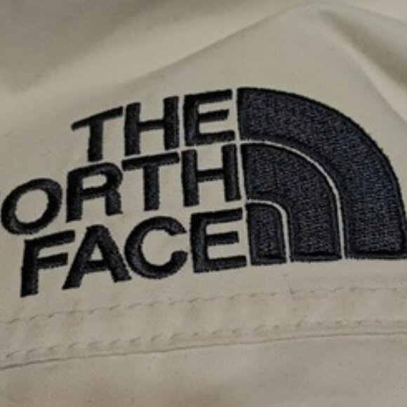 The North Face heavy snowboarding jacket 3XL with hood and fur trim piece - Picture 4 of 11